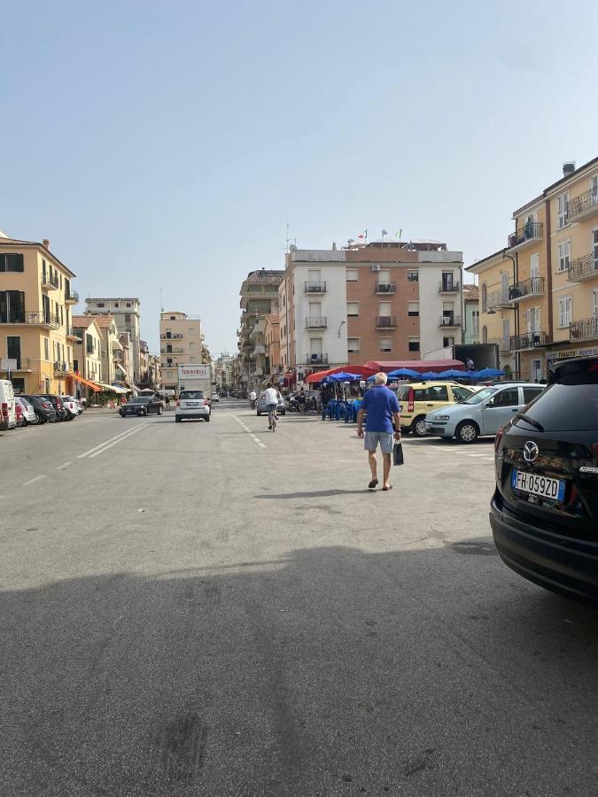 Casa Riri Acomodação com café da manhã San Benedetto del Tronto Exterior foto
